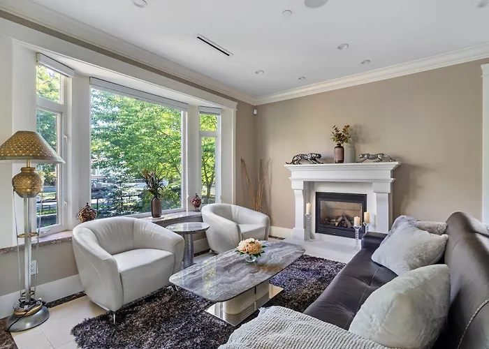 Luxurious Multi-Family Home in Vancouver West, 10 Mins Downtown