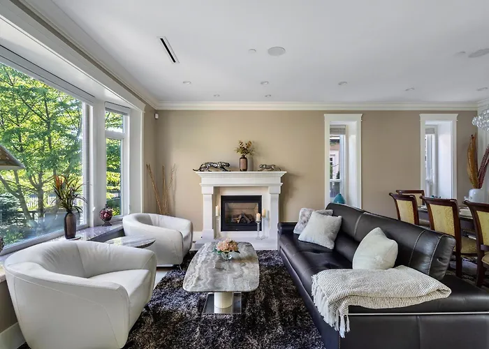 Luxurious Multi-Family Home In Vancouver West, 10 Mins Downtown