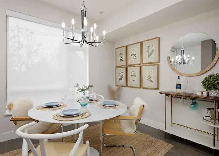 Luxury Home Near Dt And Yvr W 2 Indoor Parking