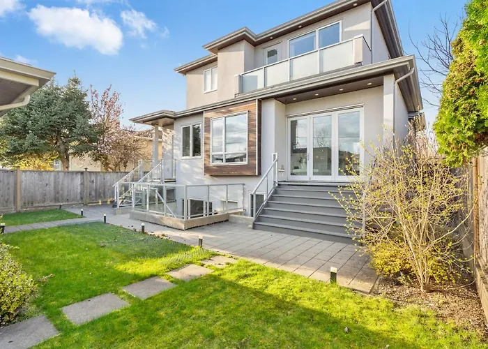 Centrally Located Luxury Home With Views And Cinema