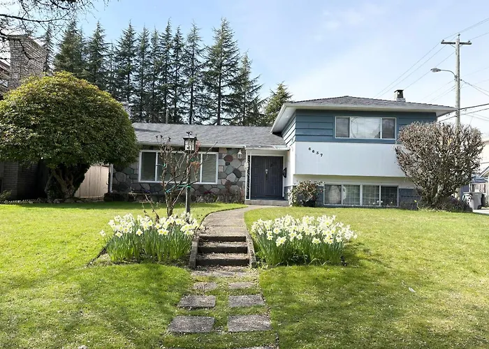 Oakridge Garden Retreat - Spacious -Free Parking - Near Skytrain& Yvr